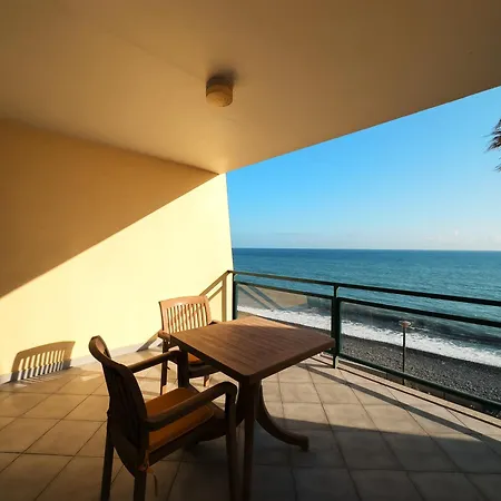 Апартаменты Tranquil Beachside - Atlantic Gardens *