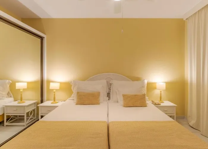 Tranquil Beachside - Atlantic Gardens Funchal (Madeira)