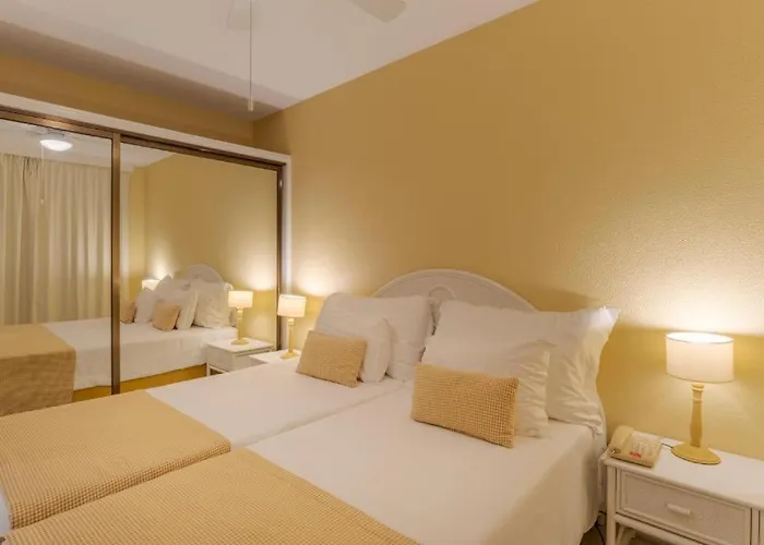 Tranquil Beachside - Atlantic Gardens Apartament