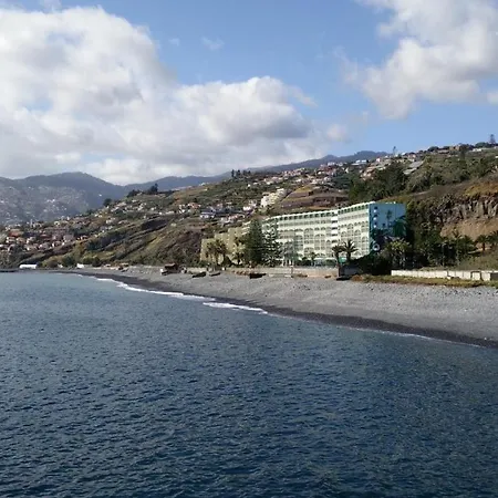 Tranquil Beachside - Atlantic Gardens Funchal (Madeira)