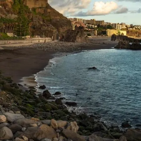 Tranquil Beachside - Atlantic Gardens Funchal (Madeira)