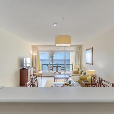Tranquil Beachside - Atlantic Gardens Apartamento
